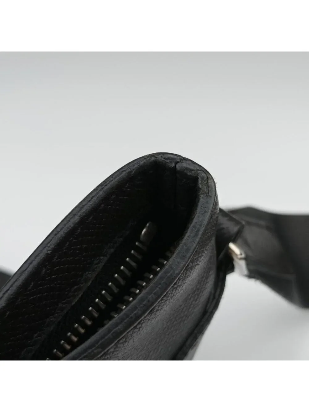 Louis Vuitton Sacha Glacier Taiga